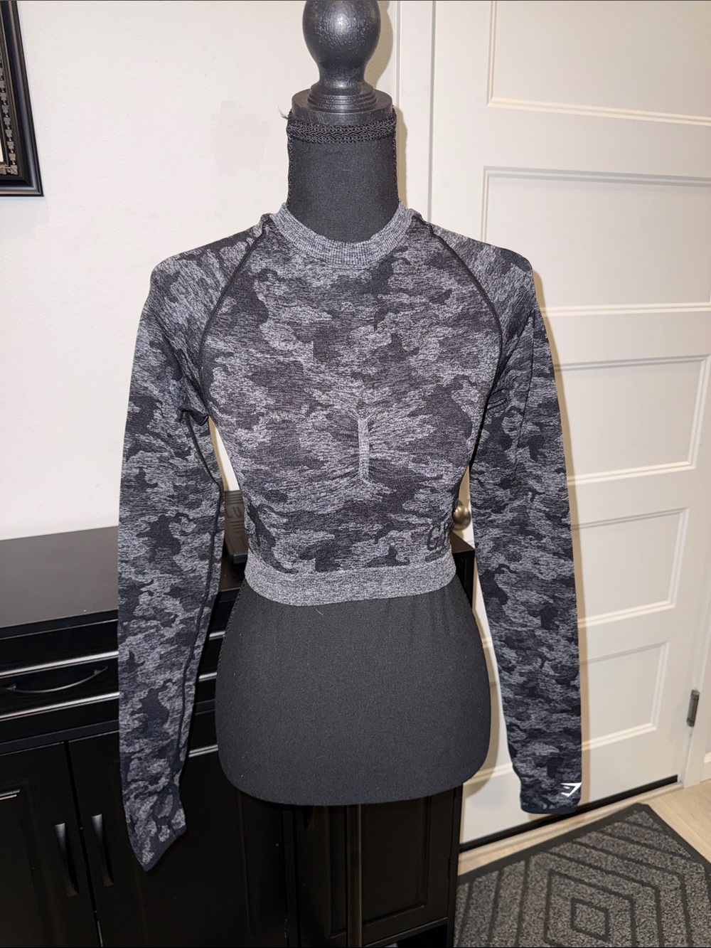 Gymshark Gray & Black Camo Long-Sleeve Crop Top XS